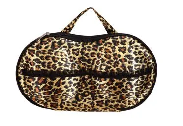 ブラジャーと下着の旅行バッグ